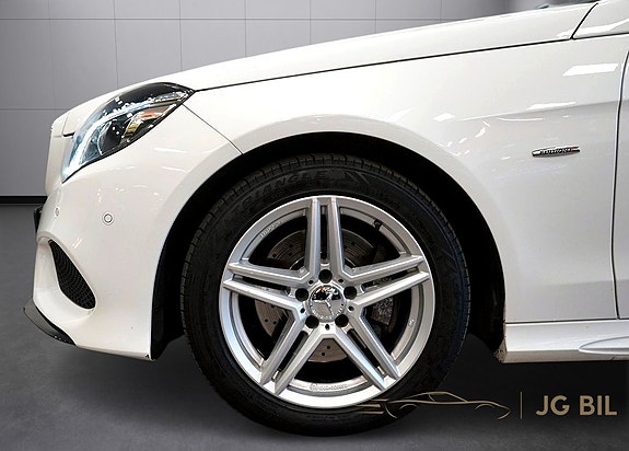Mercedes-Benz E220 27 of 29