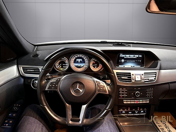 Mercedes-Benz E220 18 of 29