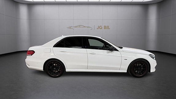 Mercedes-Benz E220 11 of 29