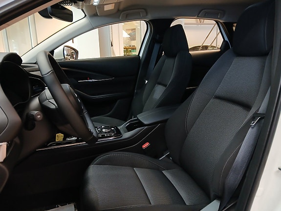 Mazda CX-30 9 of 15