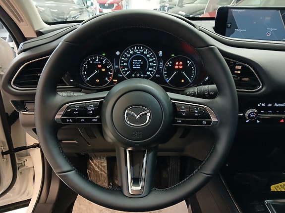 Mazda CX-30 10 of 15