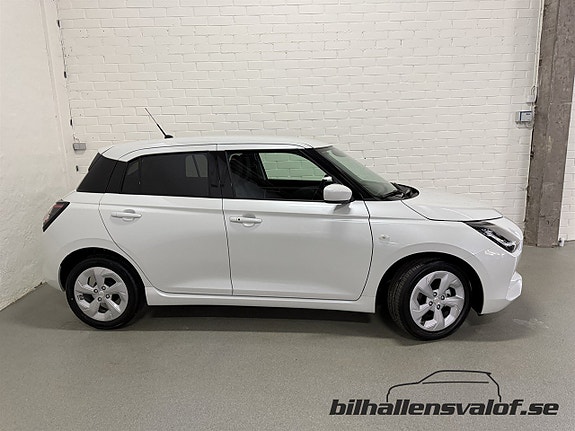 Suzuki Swift 2 of 5