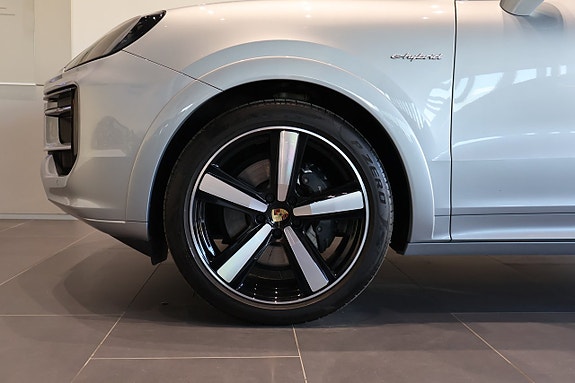 Porsche Cayenne Coupe 4 of 5