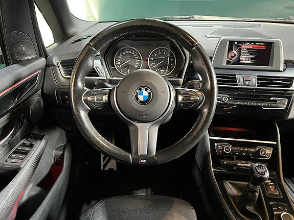 BMW 218 7 of 18