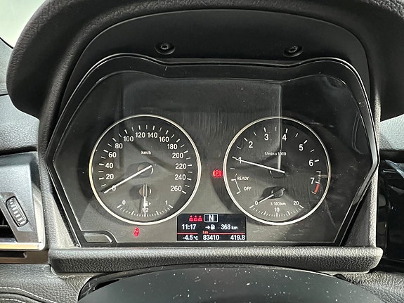 BMW 218 10 of 18