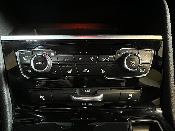 BMW 218 12 of 18