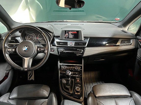 BMW 218 6 of 18