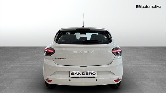 Dacia Sandero 4 of 5