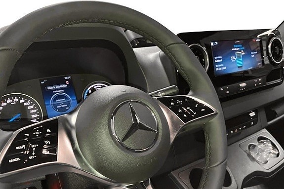 Mercedes-Benz eSprinter 420 8 of 11