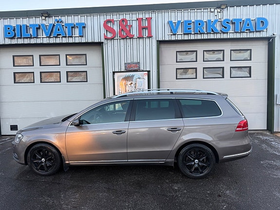 Volkswagen Passat 2 of 5