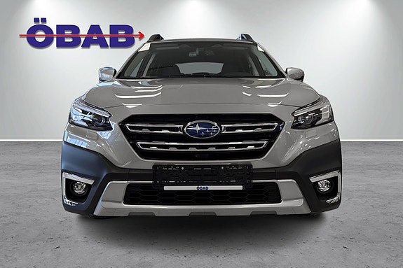 Subaru Outback 2 of 5
