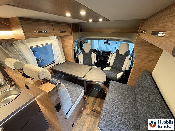Weinsberg CaraSuite 650 MF/automat 9 of 18