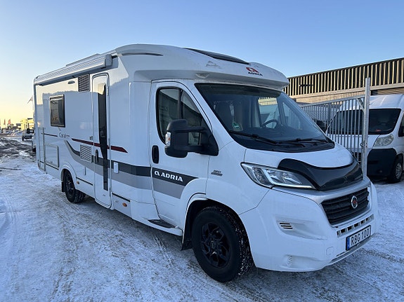 Adria Coral Supreme 670SLT Låga Långbäddar & Aldevärme