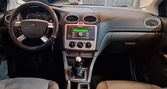 Ford Focus 5 of 7
