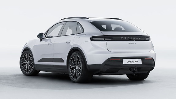 Porsche Macan 4 2 of 5