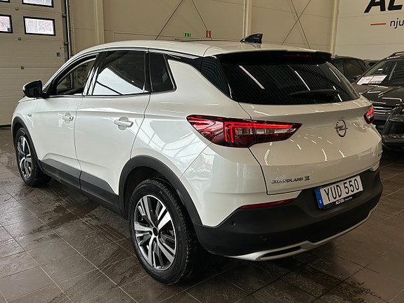 Opel Grandland X 4 of 5