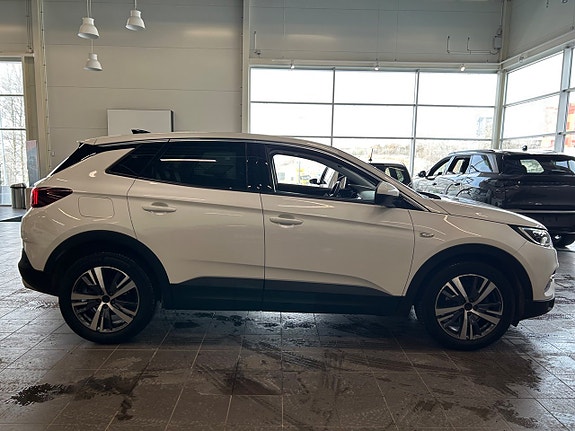 Opel Grandland X 8 of 30