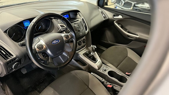 Ford Focus 9 of 21