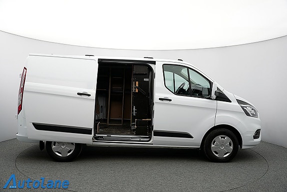 Ford Transit Custom 11 of 25