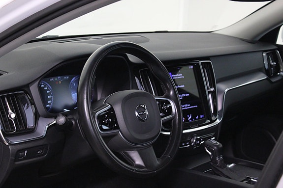Volvo V60 11 of 27