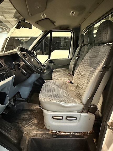 Ford Transit 9 of 10