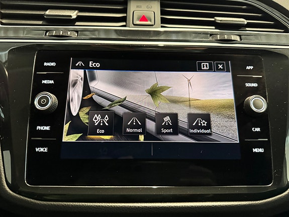 Volkswagen Tiguan 22 of 28
