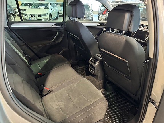 Volkswagen Tiguan 12 of 28