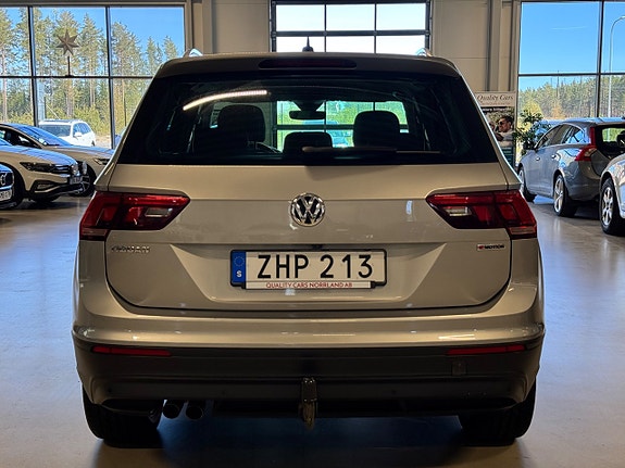 Volkswagen Tiguan 5 of 5