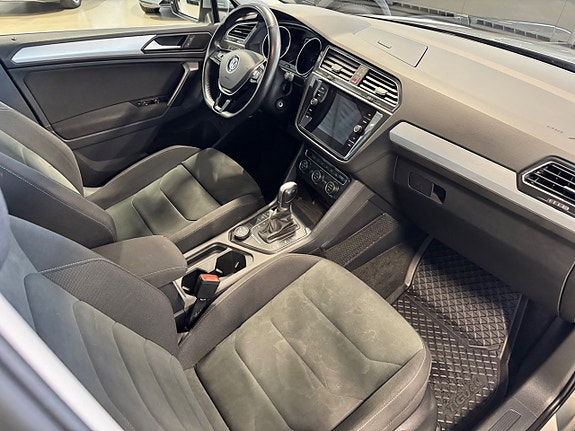 Volkswagen Tiguan 10 of 28
