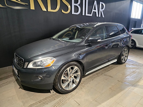 Volvo XC60 2 of 5