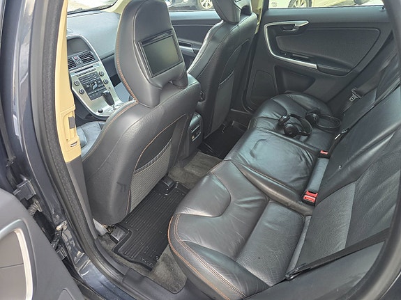 Volvo XC60 10 of 12