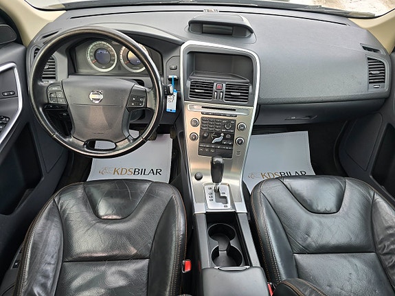 Volvo XC60 8 of 12