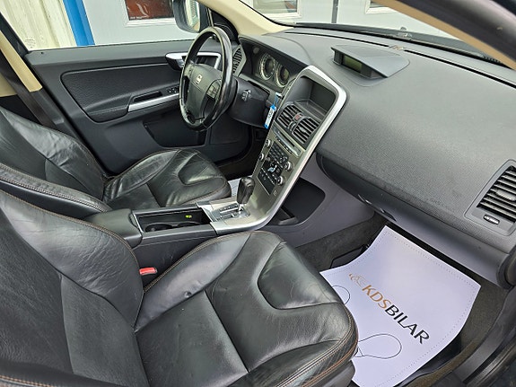 Volvo XC60 7 of 12