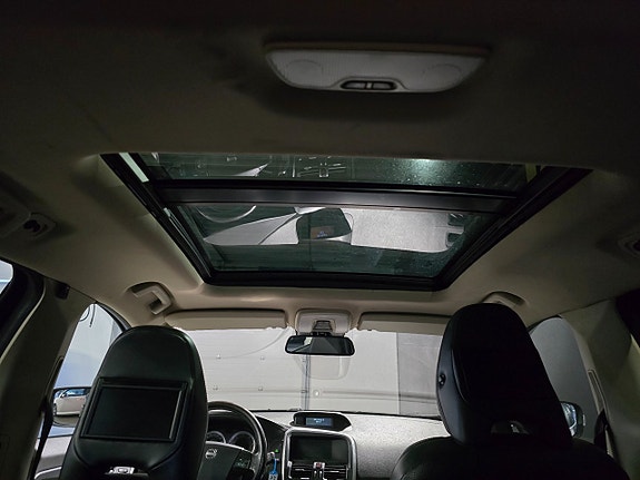 Volvo XC60 11 of 12