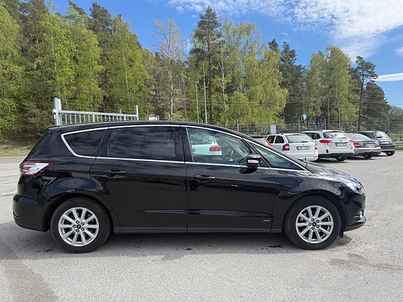 Ford S-MAX 4 of 5