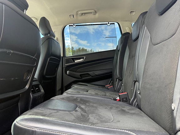 Ford S-MAX 17 of 23