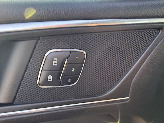 Ford S-MAX 19 of 23