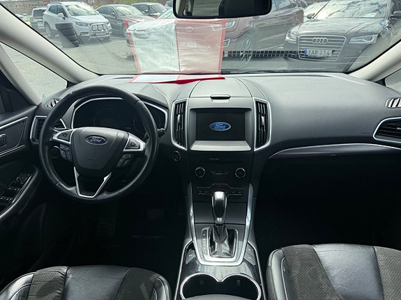 Ford S-MAX 9 of 23