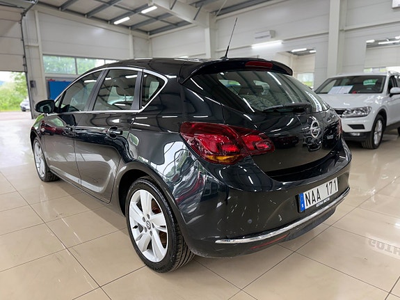 Opel Astra 9 of 25