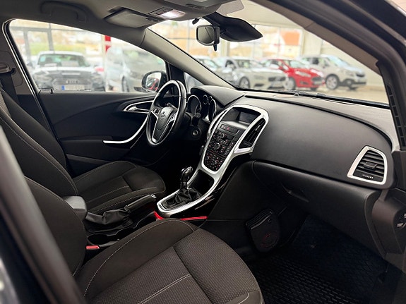 Opel Astra 18 of 25