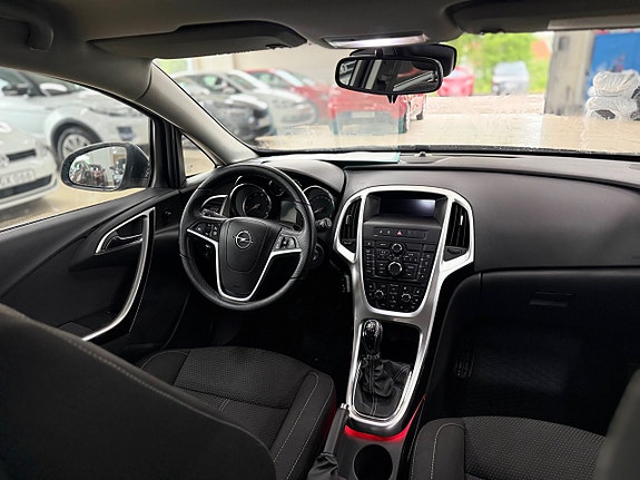 Opel Astra 11 of 25