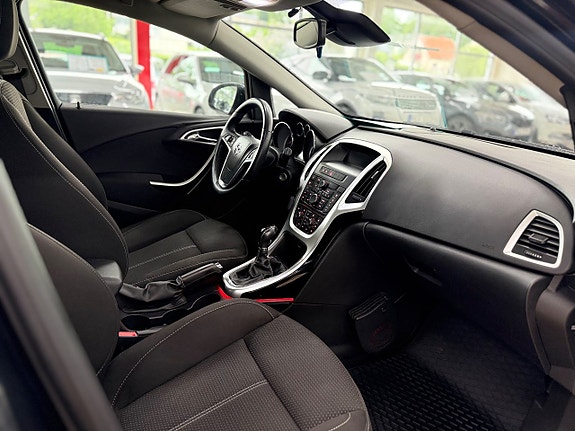 Opel Astra 10 of 25