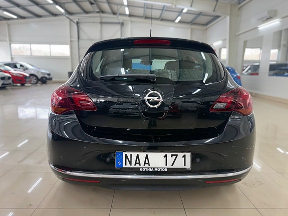 Opel Astra 15 of 25