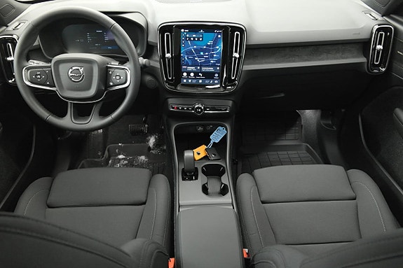 Volvo EC40 13 of 18