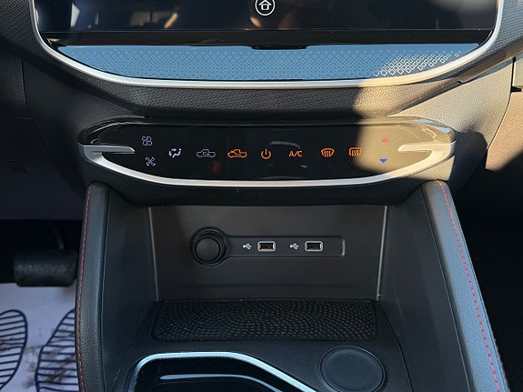 Maxus T90 EV 18 of 21