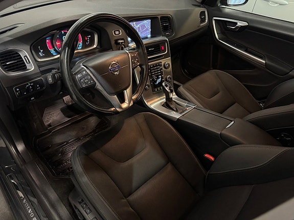 Volvo V60 11 of 27