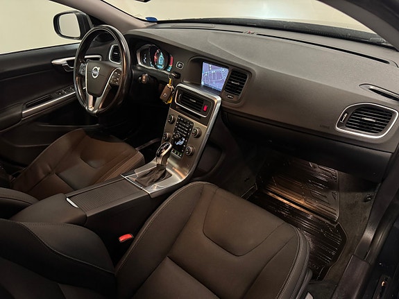 Volvo V60 13 of 27