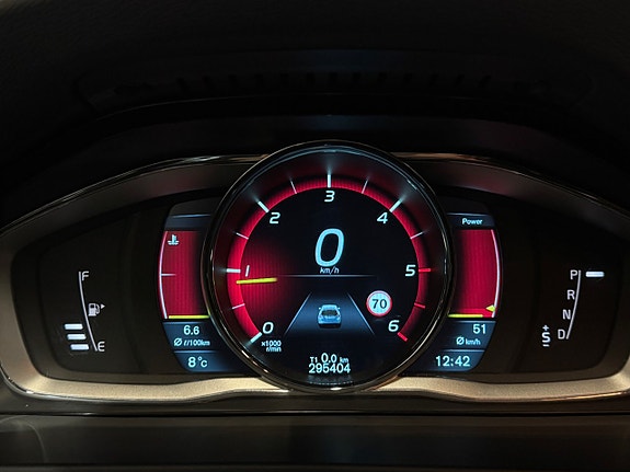 Volvo V60 18 of 27