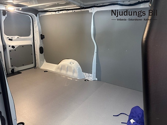 Opel Vivaro 9 of 9