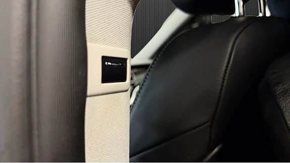 Mercedes-Benz V250 12 of 14